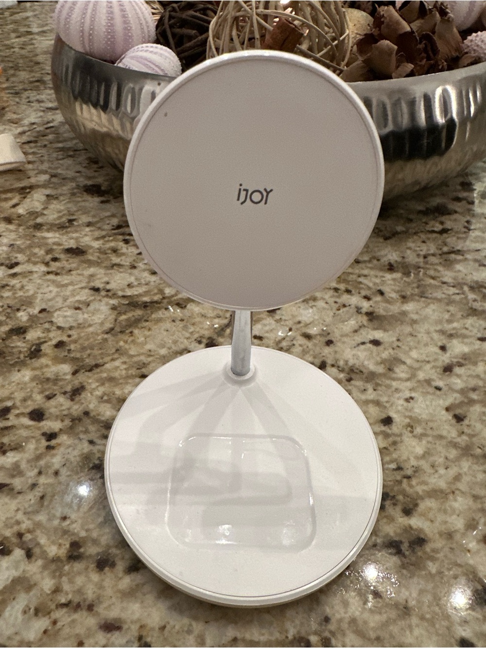 iJoy 2-in-1 Wireless Magnetic Charging Station Fast Charger Stand White MagSafe